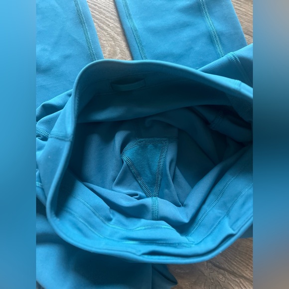 Lululemon Leggings 25” - Picture 4 of 10
